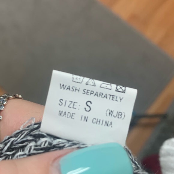 Oversized Striped Sweater - Picture 5 of 5